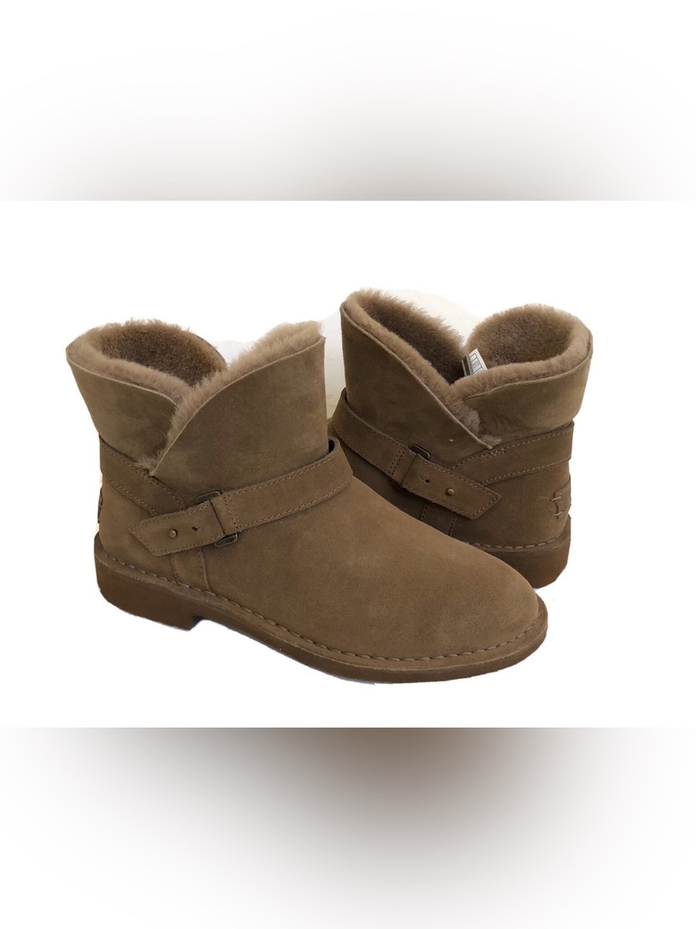 UGG Shearling Interior - Plush Lining Detail